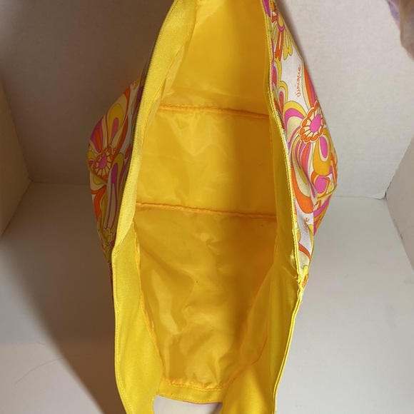 Clinique Tote - Picture 4 of 9